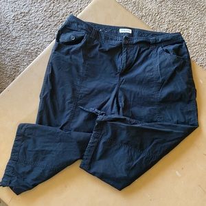 St. John’s Bay Black Capris with Front & Back Pockets